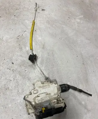 Audi A4 S4 B7 8E 8H Rear door lock 8E1839015AA