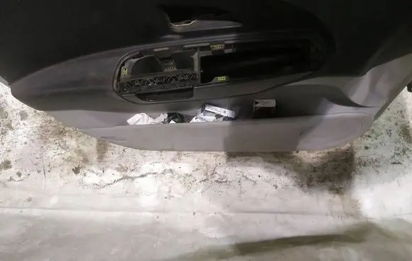 KIA Ceed Front door card panel trim 
