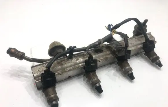 Honda CR-V Fuel main line pipe