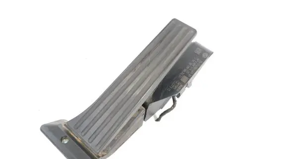 BMW 1 E81 E87 Accelerator throttle pedal 6786589
