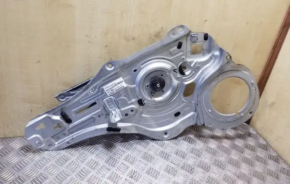 KIA Sportage Front window lifting mechanism without motor 824703U130