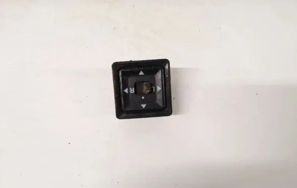 Mitsubishi Pajero Wing mirror switch 2775