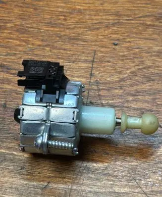 BMW 1 F20 F21 Headlight level adjustment motor 7401878 23042019J