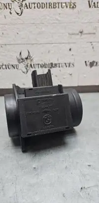BMW 5 E39 Mass air flow meter 2246084 PBTGTM40 72218400