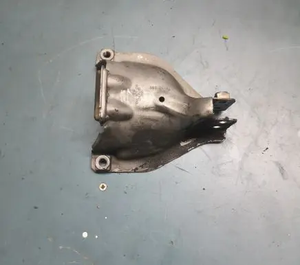 Audi A5 8T 8F Engine mounting bracket 8K0399060L