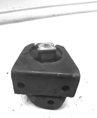 Toyota Avensis T250 Engine mount bracket 84706