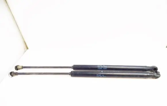 Volkswagen Fox Shock absorber/damper mounting bracket 5Z6827550B