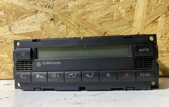 Volkswagen Golf IV Climate control unit