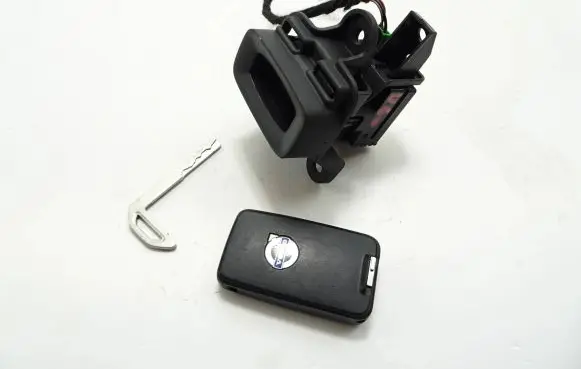 Volvo V60 Ignition lock AH4N15607AE 28227917 3659AV01125