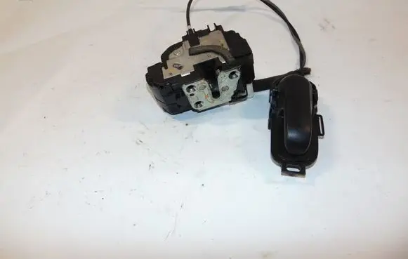 Nissan Tiida C11 Front door lock 80500EM10A 2007H 80670EM00B