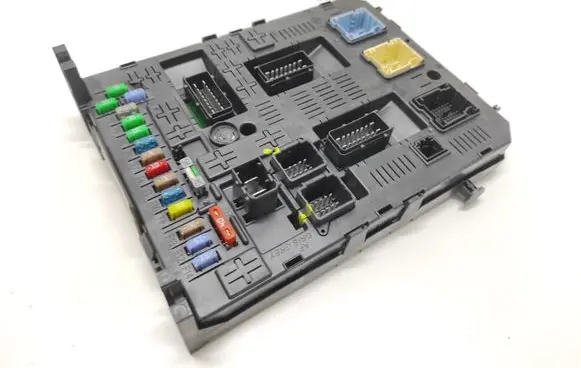 Peugeot 607 Comfort/convenience module 281208364 281201919C F05141312