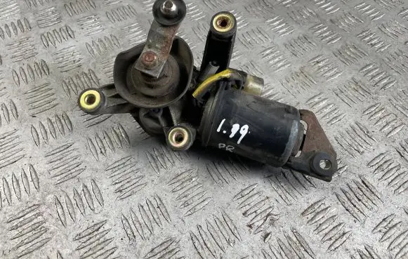 Subaru Impreza I Wiper motor