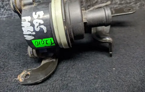 Skoda Fabia Mk2 (5J) Electric auxiliary coolant/water pump 6R0965561A