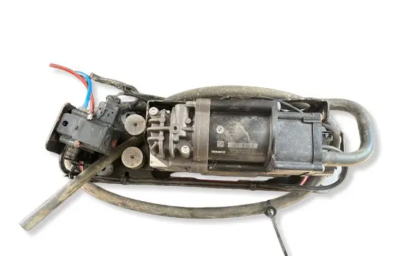 BMW 5 F10 F11 Air suspension compressor/pump 6789450 24449710