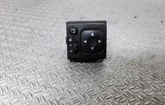 Mitsubishi Grandis Wing mirror switch