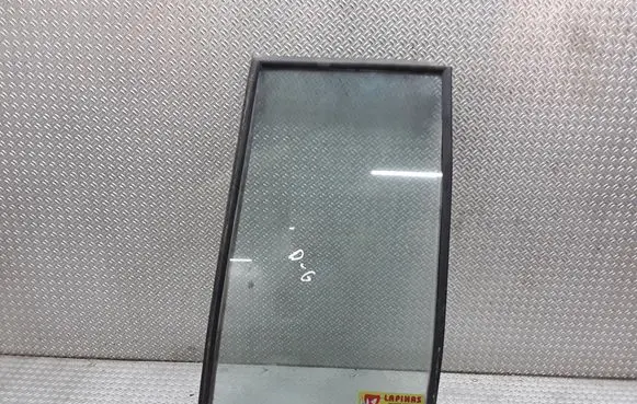 Mitsubishi Pajero Rear vent window glass 