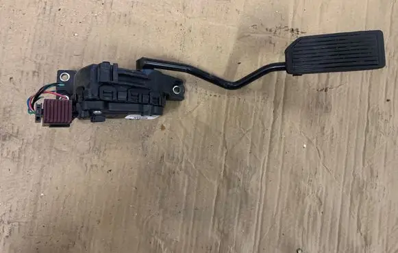 Nissan Primera Accelerator throttle pedal 18002AU410 6PV00862001