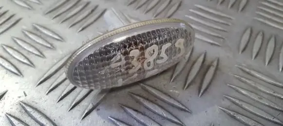 Front fender indicator light