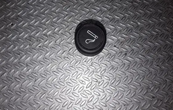 Nissan Primera Cigarette lighter front 