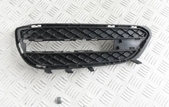 Mercedes-Benz E W212 Front bumper lower grill A2128851723