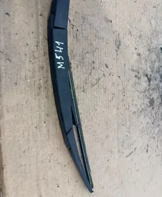 Nissan Juke I F15 Rear wiper blade 7661010 8019327
