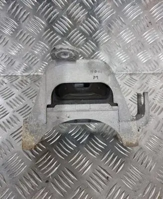 Engine mount bracket