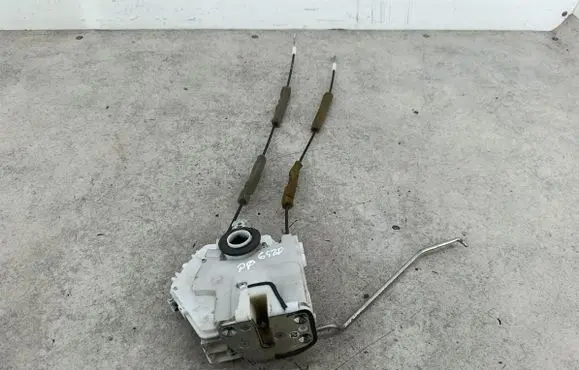 Honda FR-V Front door lock 