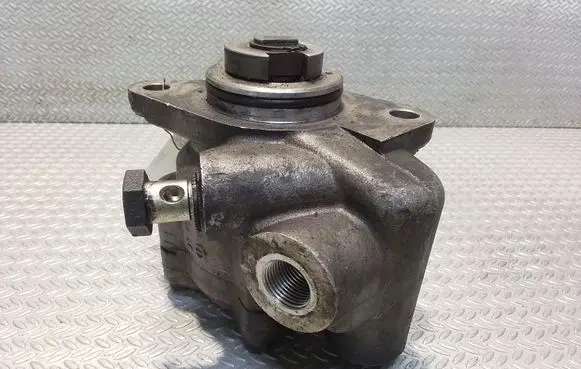 Renault Master II Power steering pump 7683955118