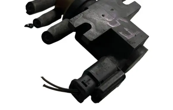 Ford Focus Turbo solenoid valve 13343 55801