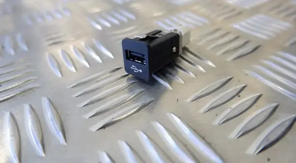 BMW 7 F01 F02 F03 F04 USB socket connector 9167196