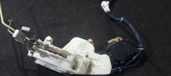 Suzuki Liana Front door lock