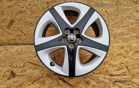 Toyota Prius (XW50) R17 alloy rim 