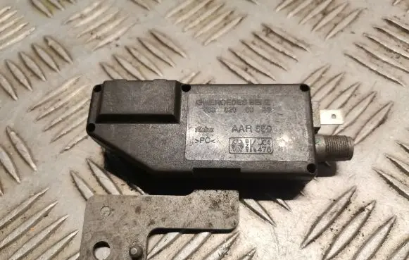 Mercedes-Benz ML W163 Aerial antenna amplifier 1638200089