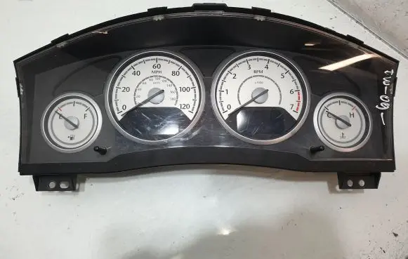 Chrysler Town & Country V Speedometer (instrument cluster) P05172464AD