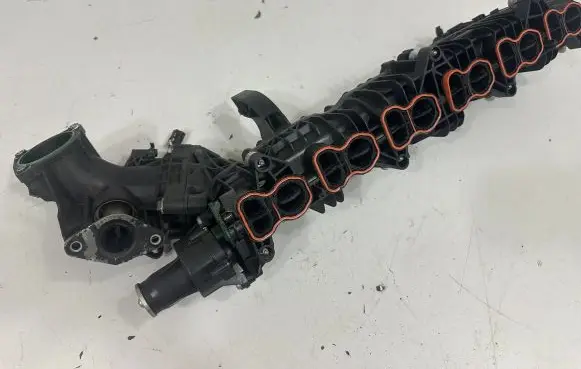 BMW 6 F06 Gran coupe Intake manifold 7811909