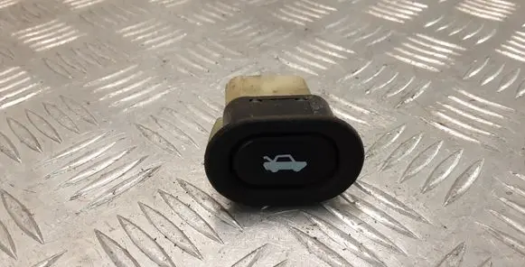 Tailgate opening switch