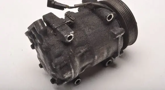 Volvo S40 Air conditioning (A/C) compressor (pump) 