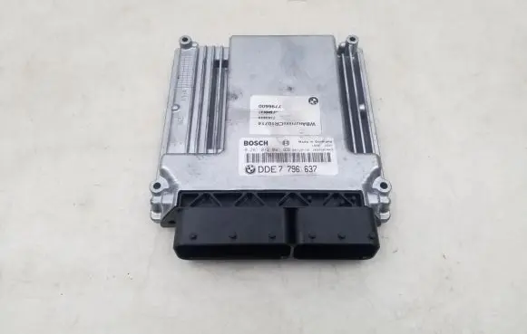 BMW 5 E60 E61 Engine control unit/module 7796637