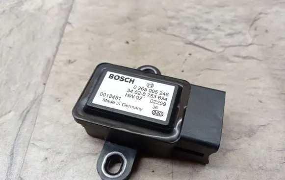 BMW 5 E39 ESP acceleration yaw rate sensor 0265005248 6753694