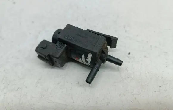 Nissan Terrano Vacuum valve 72220400 AESU127