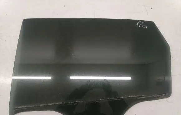 Nissan Qashqai J12 Rear door window glass 43R011604