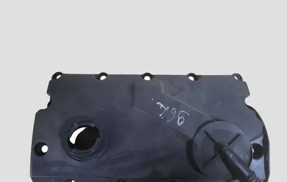 Volkswagen Golf IV Rocker cam cover 038103475