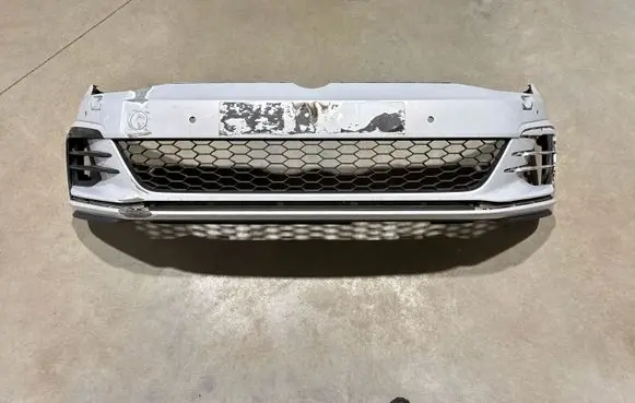 Volkswagen Golf VII Front bumper 5G0807221L