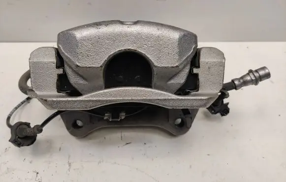 Chevrolet Camaro Front brake caliper 84156748 8911