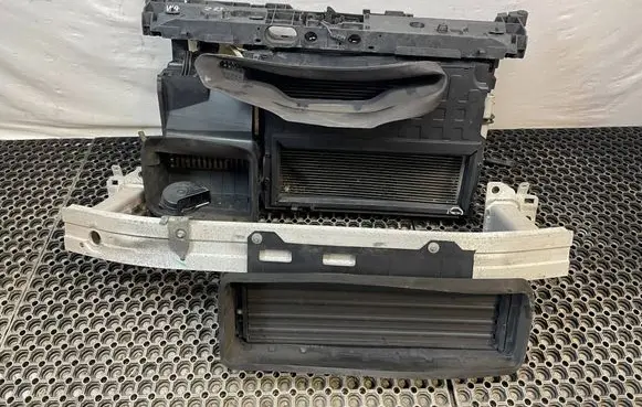 Renault Clio IV Radiator support slam panel 