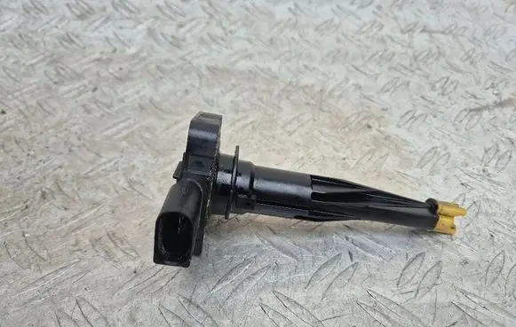 BMW 5 F10 F11 Oil level sensor 8638755 6PR01049717