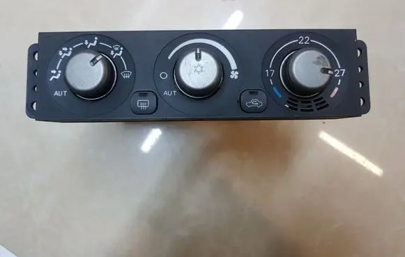 Mitsubishi Pajero Climate control unit MR958005