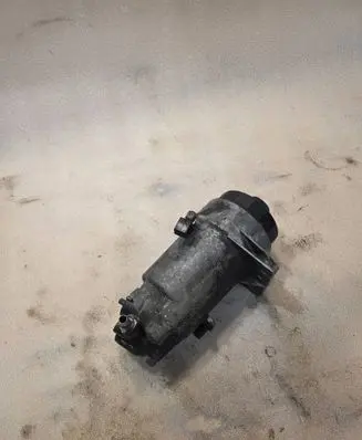 BMW 7 E38 Oil filter mounting bracket 1437582