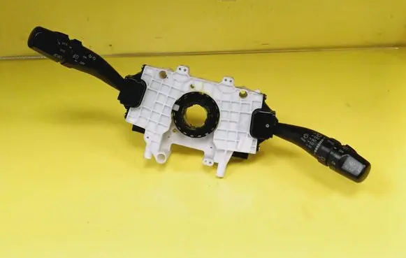 Hyundai Terracan Wiper turn signal indicator stalk/switch 93405-H1200