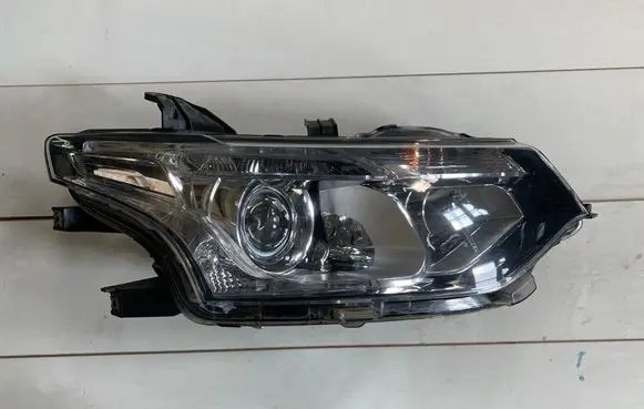 Mitsubishi Outlander Headlight/headlamp 4B45X 8301C2 R0094ET98R